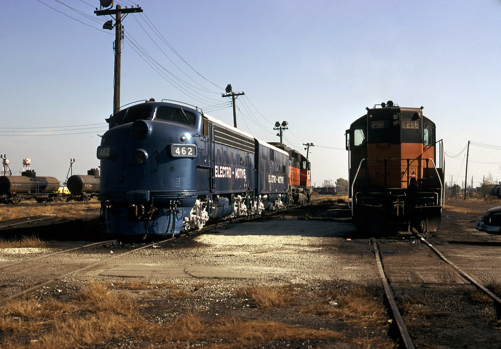 EMD Demo's EMD 462 at Bensenville on 102173. Lee Hastman… Flickr