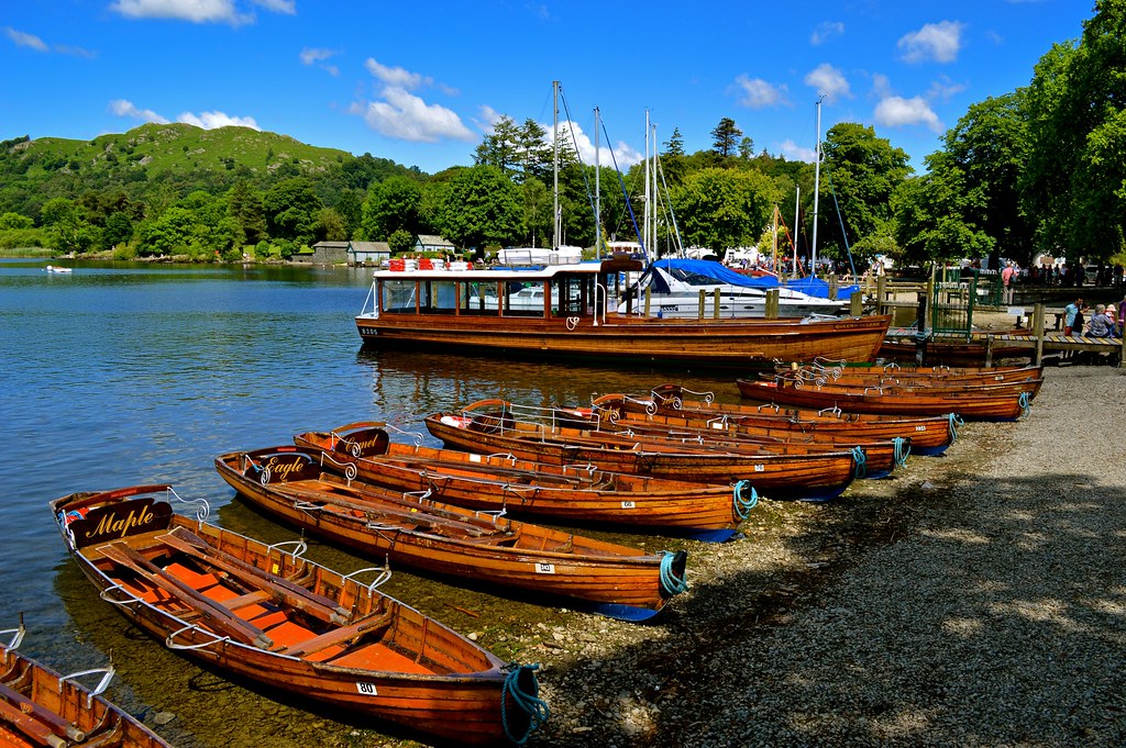 Rowing boats at Ambleside, Lake District Rowing boats line… Flickr