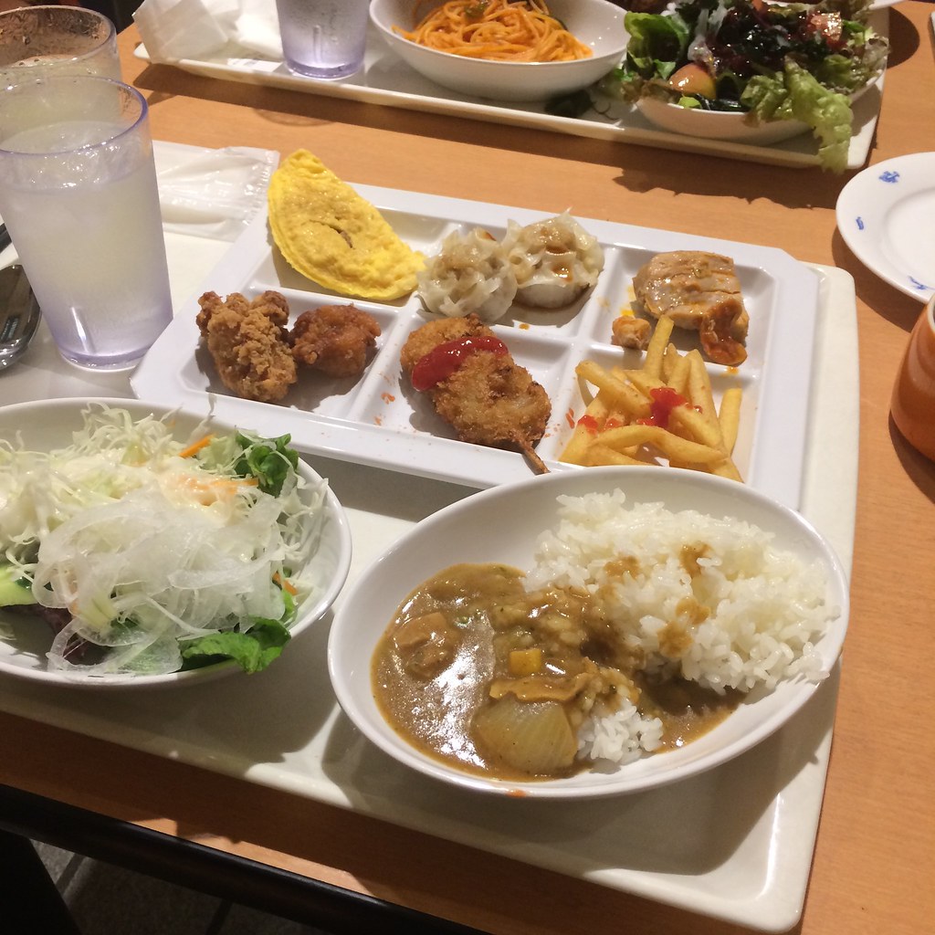 ランチはバイキング I'm at 科学技術館 パークレストラン ! ift.tt/1oQRuhm