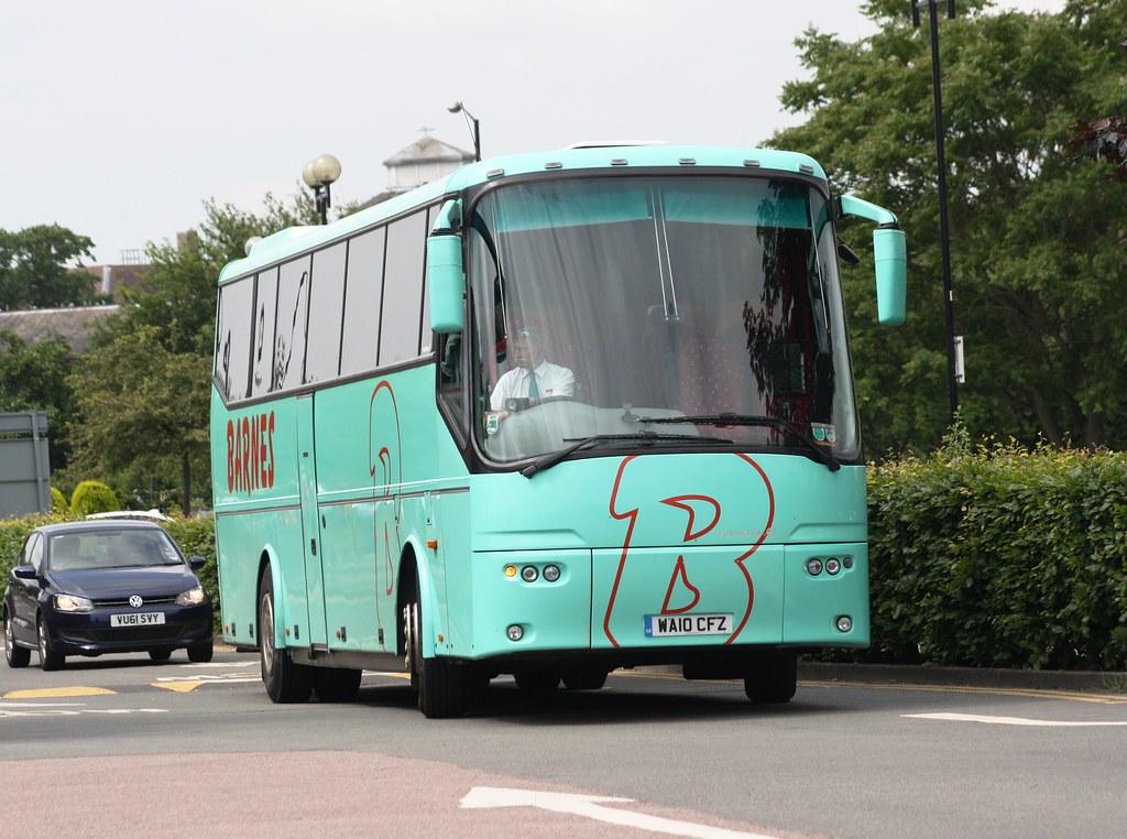 Barnes Coaches Swindon WA10CFZ arriving at Stratford on … Flickr