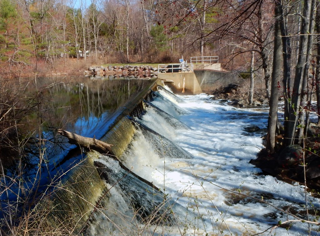 Pickpocket Dam on Brentwood and Exeter NH townline Wendy Flickr