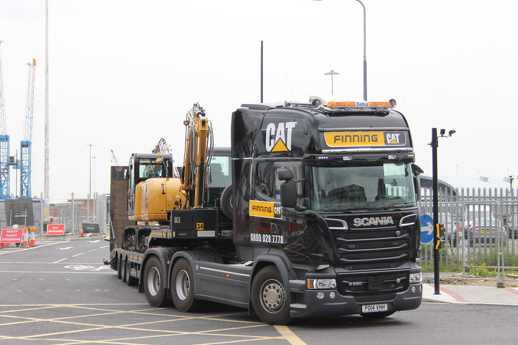 PO14VHH FINNING CAT seen 21/05/14 departing Southampton