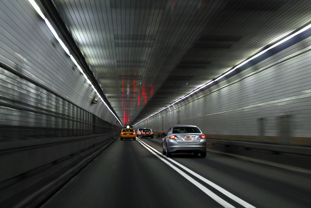 Silver Blur Inside the Holland Tunnel, eastbound between N… Flickr