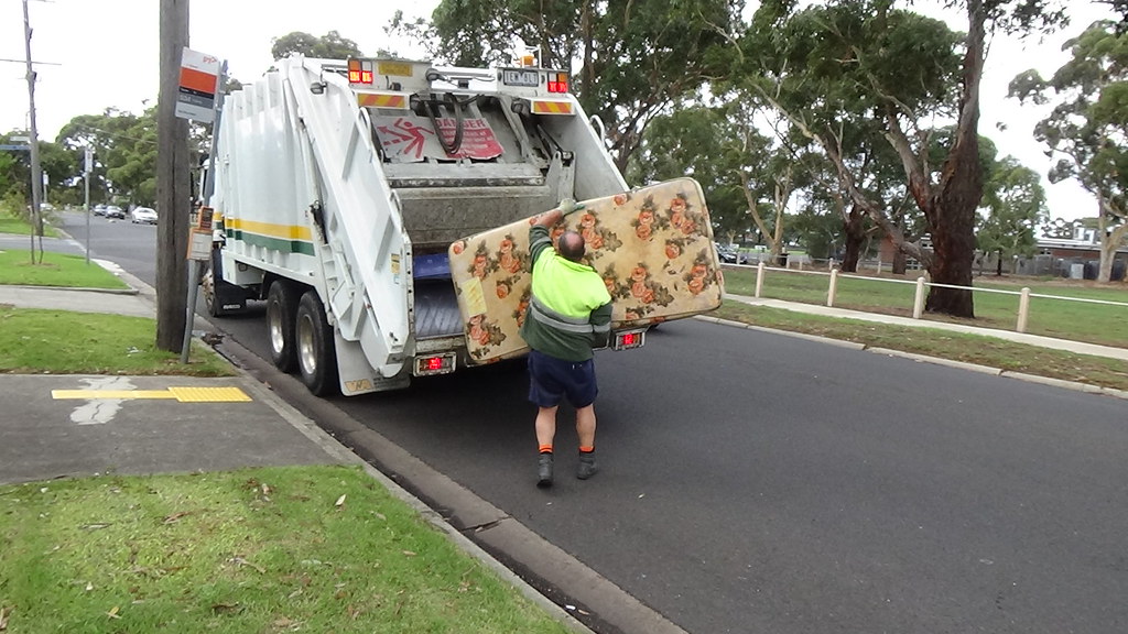 Moreland HardWaste, 6X4 Acco on Mattresses GarboCentral Flickr