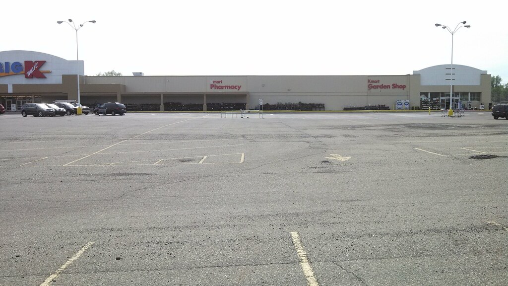 Kmart Waterford Township, MI (2) The location in the photo… Flickr