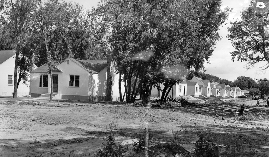 Leighton Ave, at Kildonan Dr, during construction in 1948.… Flickr