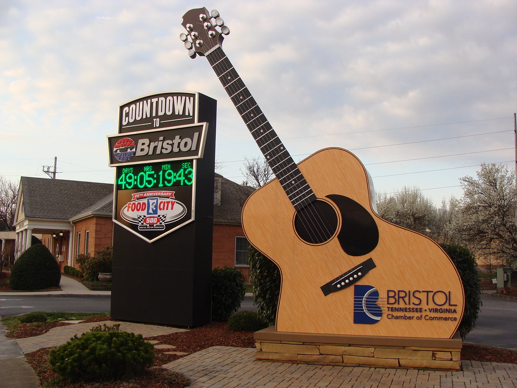 GuitarBristol, Tn. Bristol Tn./Va. Chamber of Commerce … Flickr