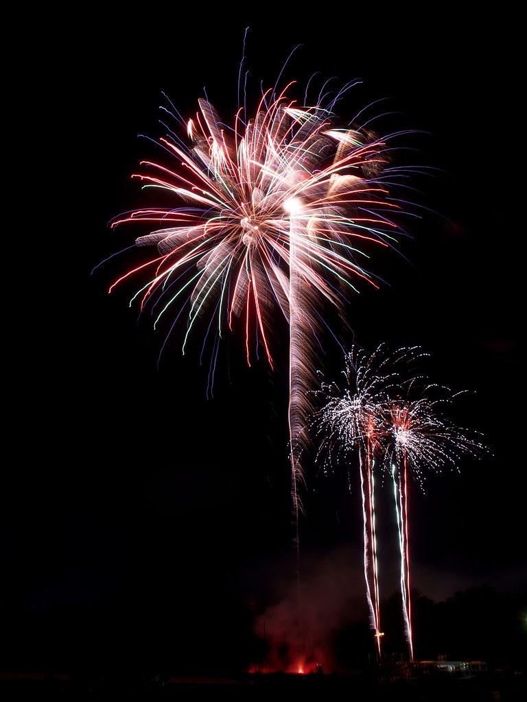 Fireworks 25 New Providence fireworks celebrating the 4th … Flickr