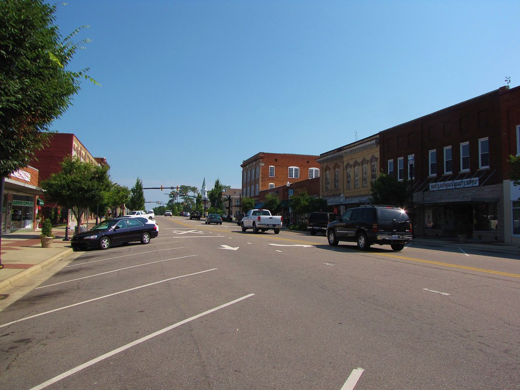 Raeford Main Street Raeford's Main Street is North Carolin… Flickr