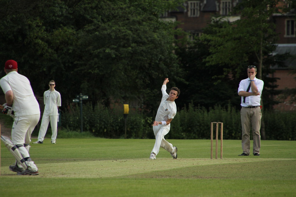 Reynolds Bowling Cricket Eton akintsy_photo Flickr