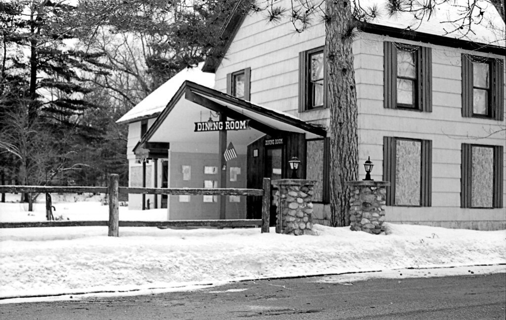 The Wellston Inn on TriX 400 with Pentax K1000 The Wellst… Flickr