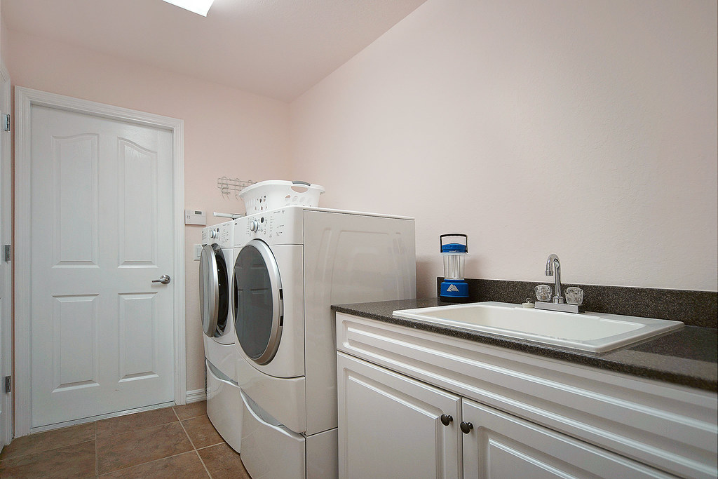 Laundry Ferienvilla mit Boot in Cape Coral Modern ausges… Flickr