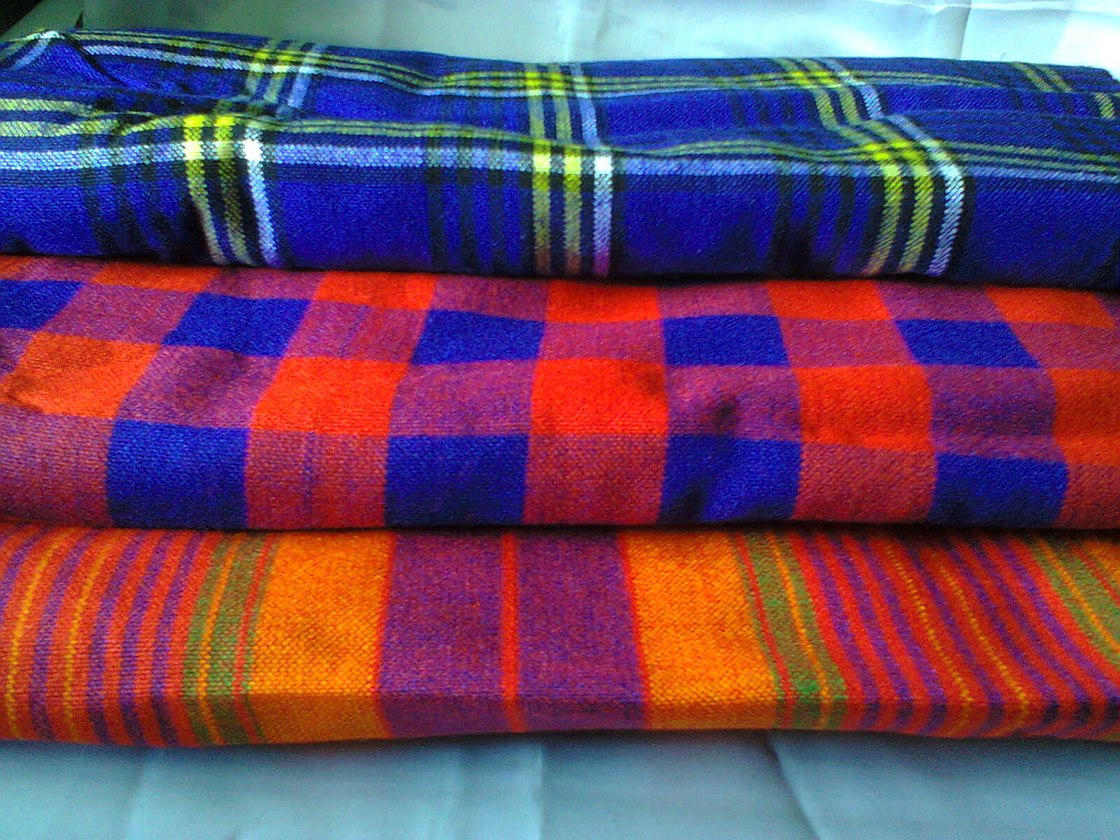 Kenya bedspreads3 African blankets Masai shuka bedspreads… Flickr