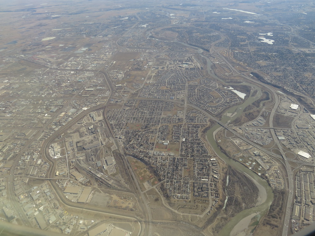 IMG_5823 On eastbound Westjet plane flying over Calgary in… Flickr