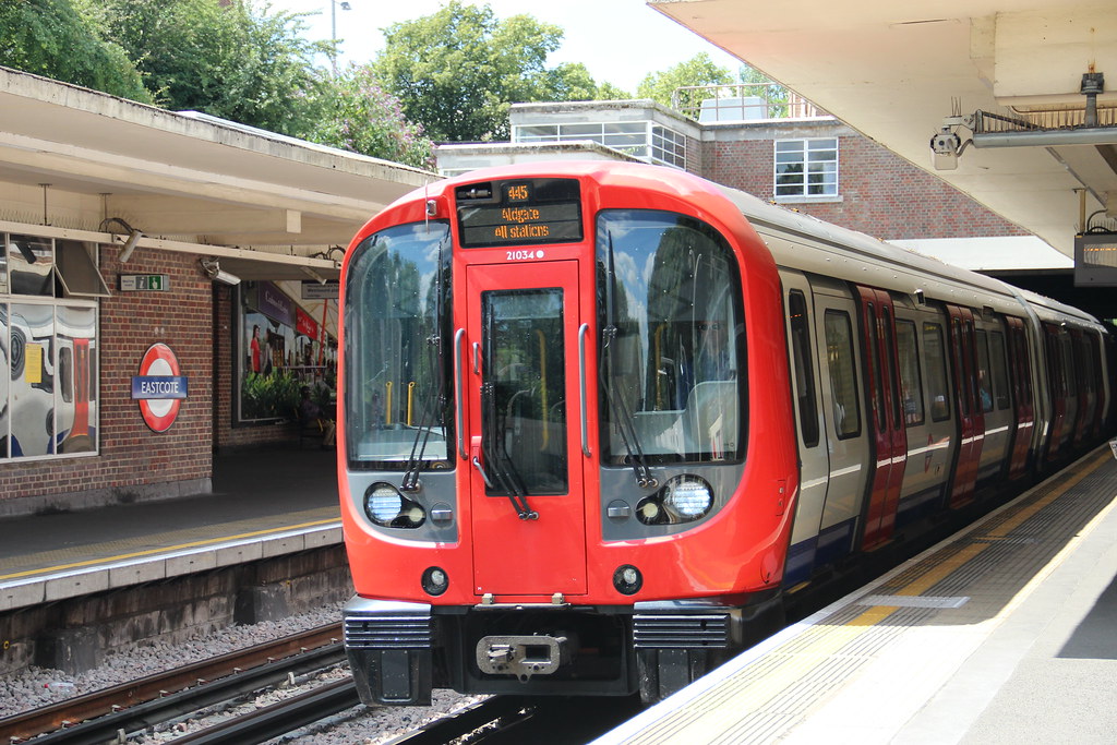 Aldgate Met Line Train arrives at Eastcote Station (2) Flickr