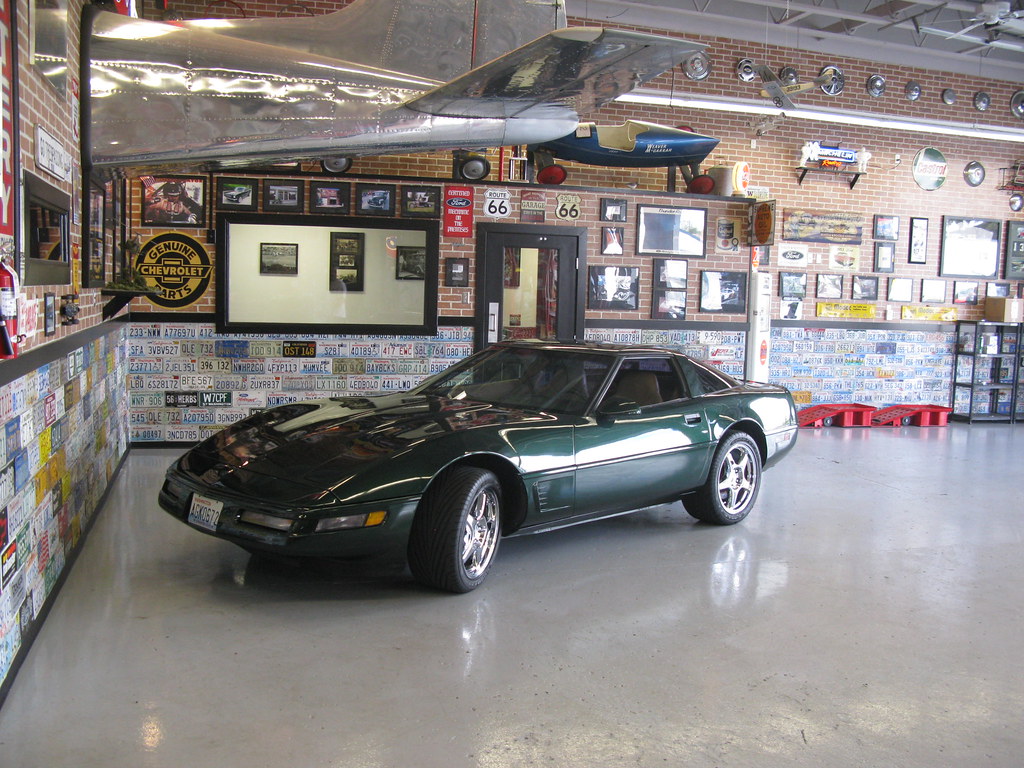 JOHN'S GARAGE Flickr