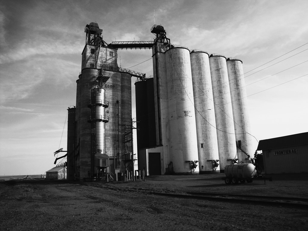 Elevators of Mingo 2 Tiny Mingo, Kansas has a population … Flickr