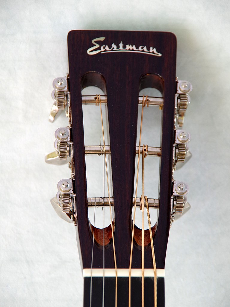 Eastman E20P Varnish left handed guitar Eastman E20P Varni… Flickr