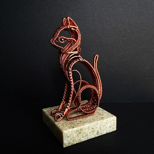 Copper Wire Cat Sculpture left 5.25" tall; recycled copp… Flickr