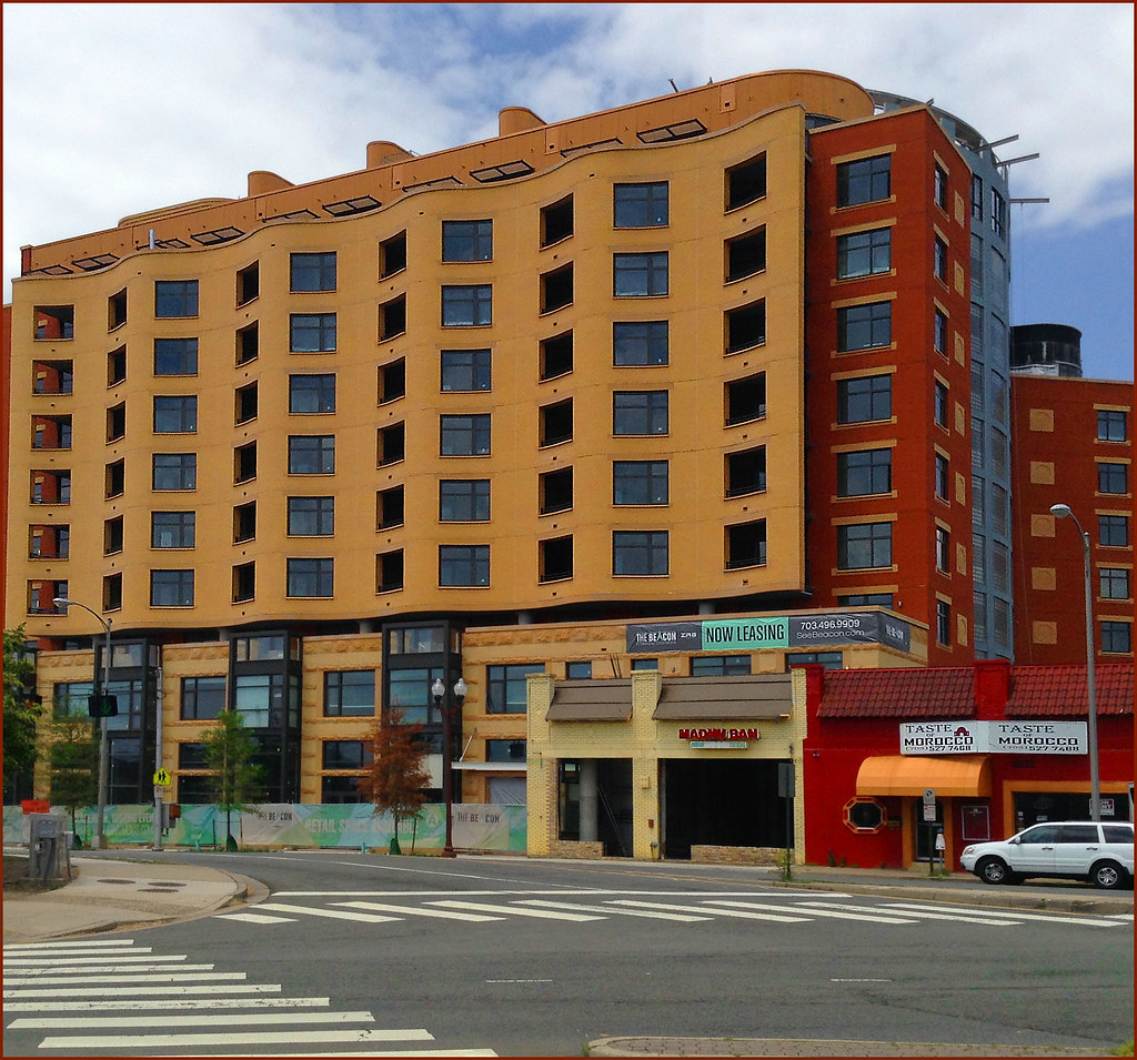 The Beacon Clarendon West Apartments 1128 North Irving … Flickr