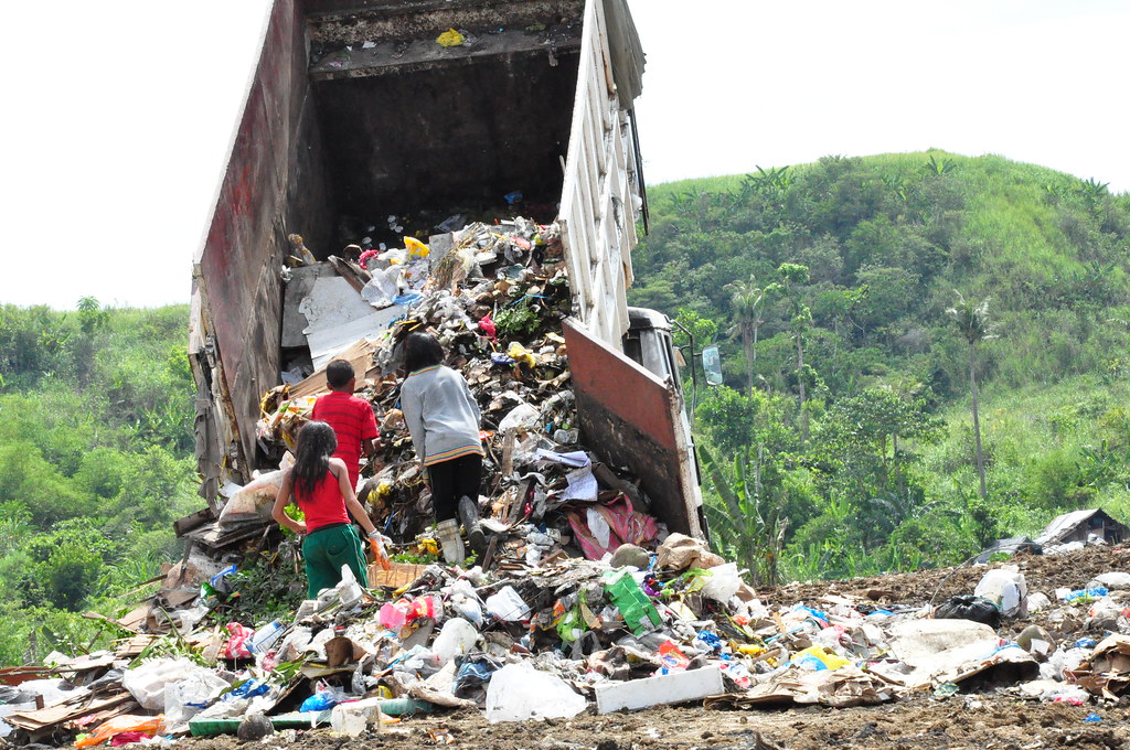 Child labour in Haiyan (Yolanda) affected areas On a schoo… Flickr