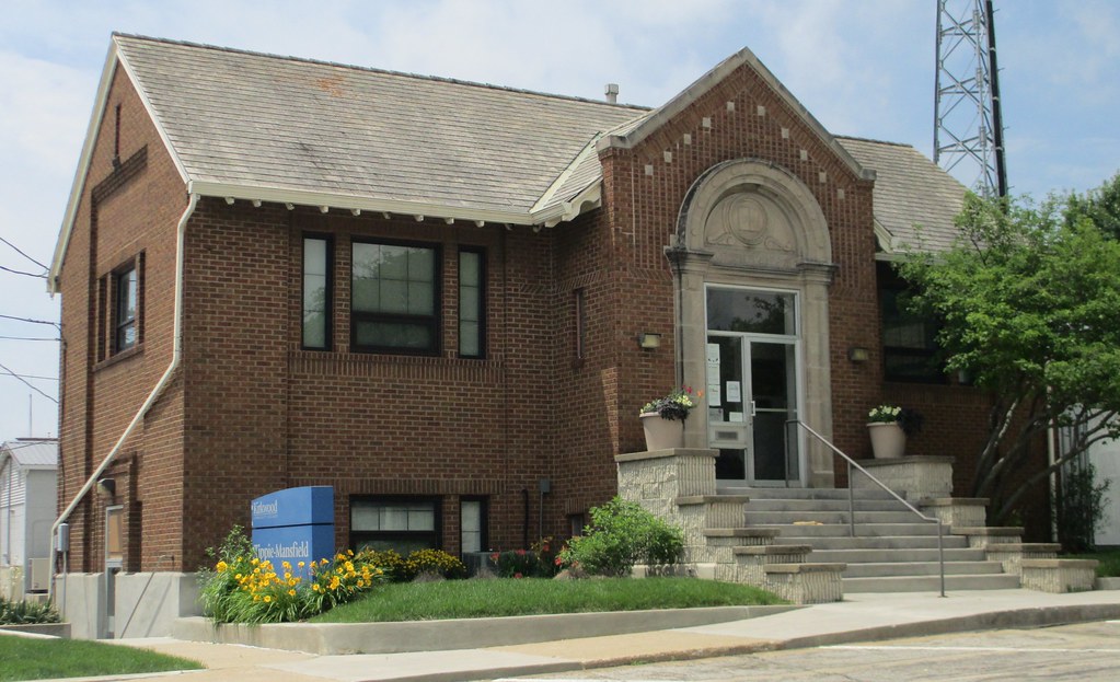 Public Library (Belle Plaine, Iowa) Built in 1931, the Har… Flickr