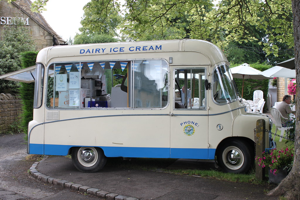 Bedford Ice cream van Bedford Ice cream van in Bourton on … Flickr