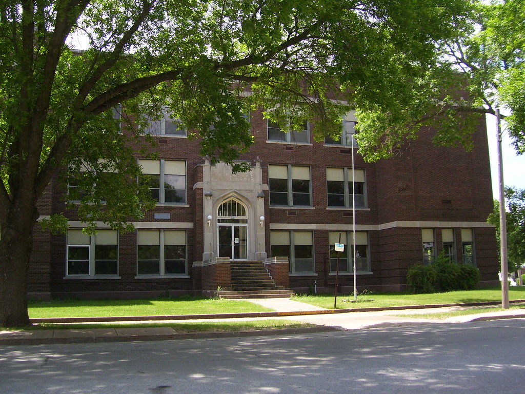 Aledo IL Former Aledo High School karas hall Flickr