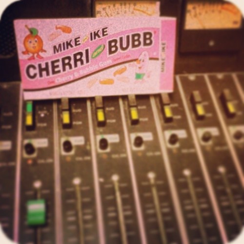 cherryrockabillycandiyretrosoundboardradiodjrockabi… Flickr