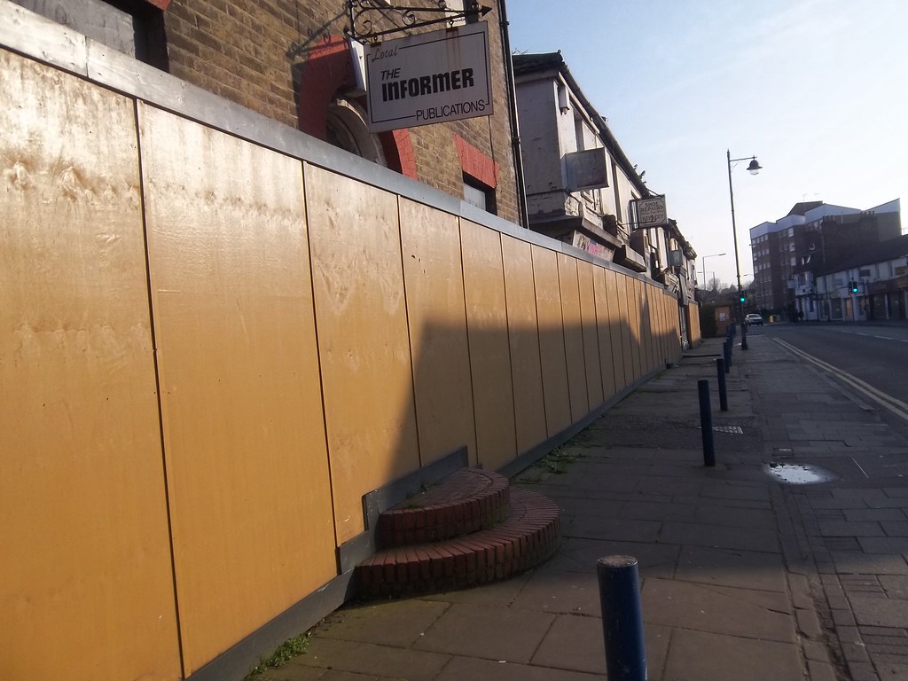 Yellow fence, Dartford , Kent UK John Doo Flickr