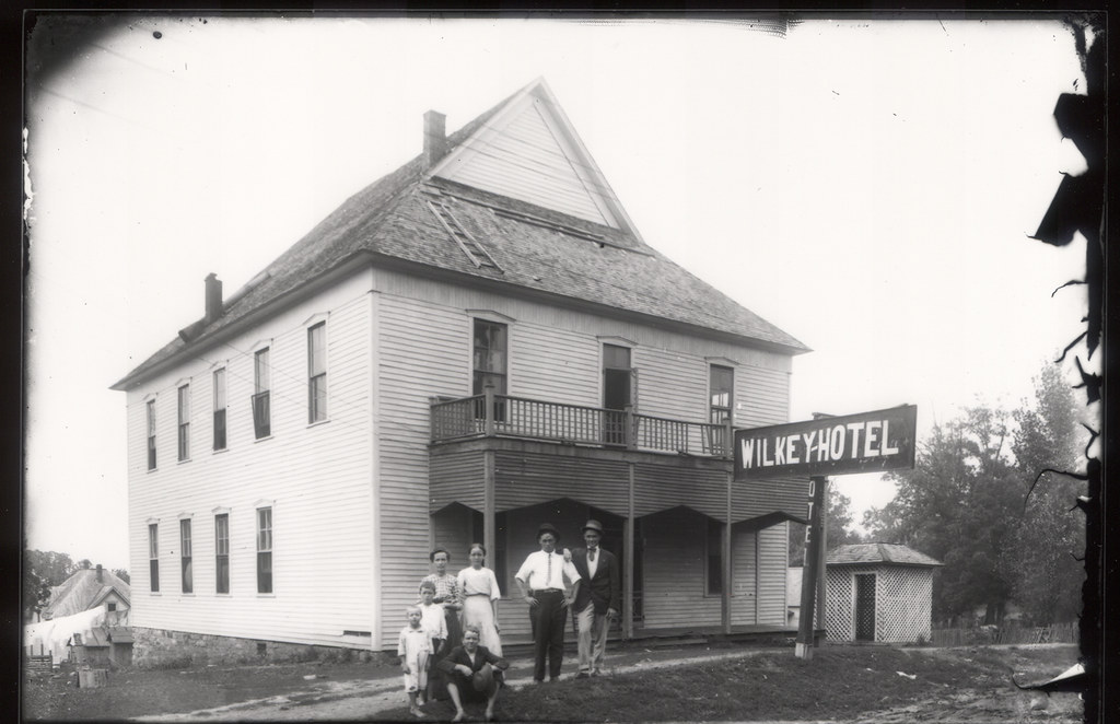 Wilkey Hotel, Leslie, Arkansas, ca. 1915. Image MC1025_it… Flickr