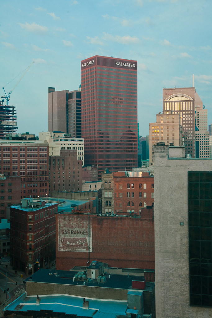 Pittsburg downtown, Sunday 7 am The Pittsburg has some bea… Flickr