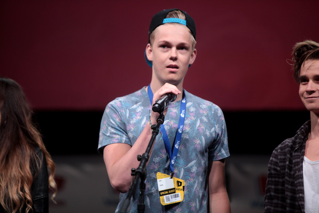 Caspar Lee Caspar Lee speaking at the 2014 VidCon at the A… Flickr