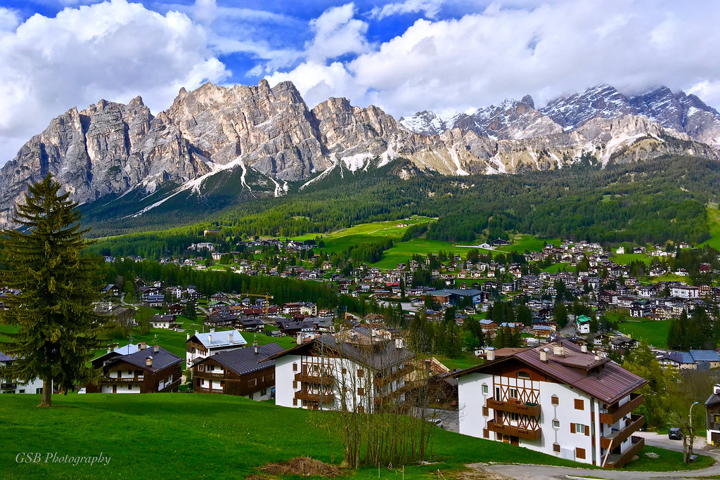 Cortina d'Ampezzo with Pomagagnon Mountains, Dolomites, It… Flickr