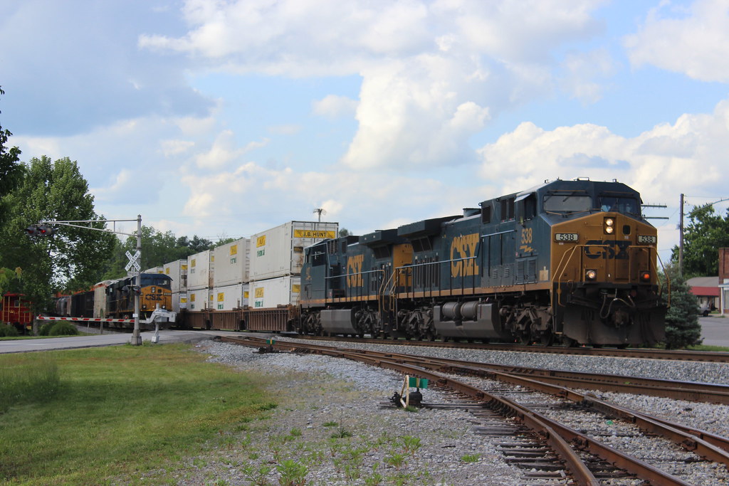 CSX AC4400CW 538 leads CSXT Q042 S/B at Wartrace, TN… Flickr