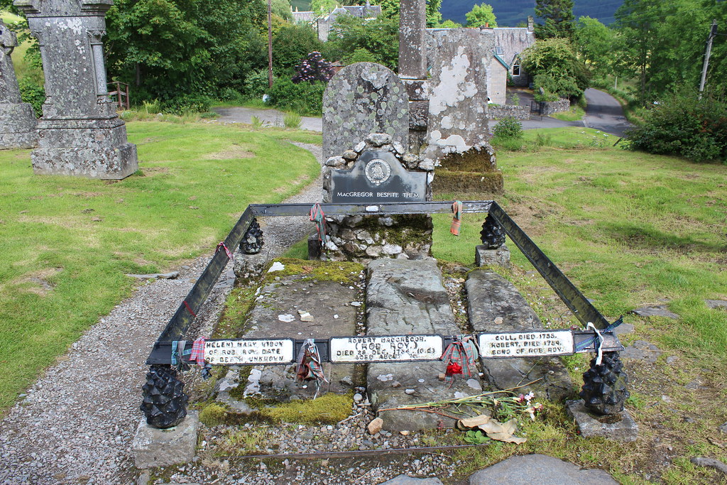 Rob Roy's grave, Balquhidder Churchyard, Trossachs Flickr