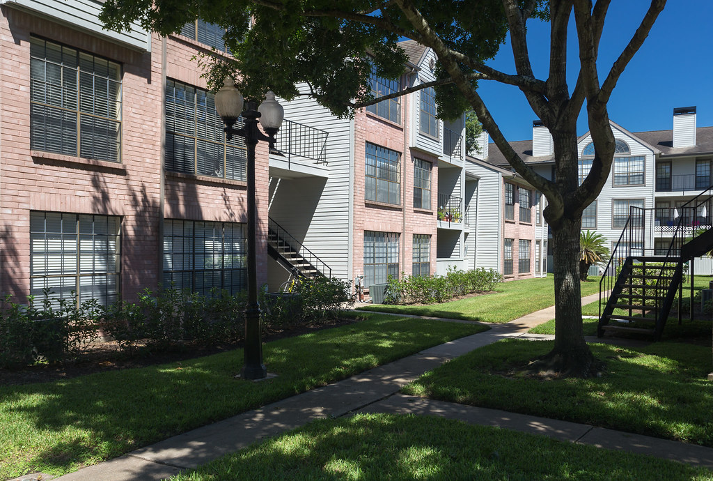 The Huntley The Huntley is a garden style 214unit communiâ€¦ Flickr