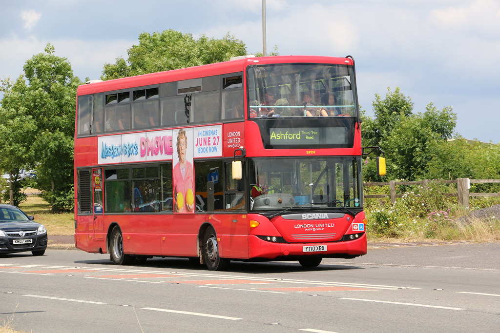 London United SP174 YT10XBX at Shepton Mallet On hire to B… Flickr