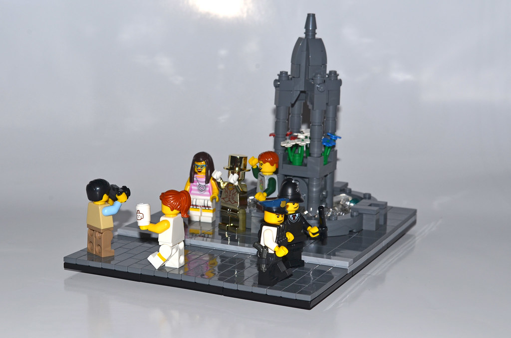 The Living Statue A scene inspired by the film Hot Fuzz. S… Flickr