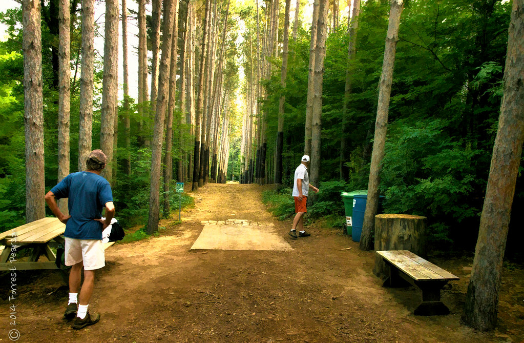 BRP Hole 4 Players2 Blue Ribbon Pines Disc Golf Course in… Flickr