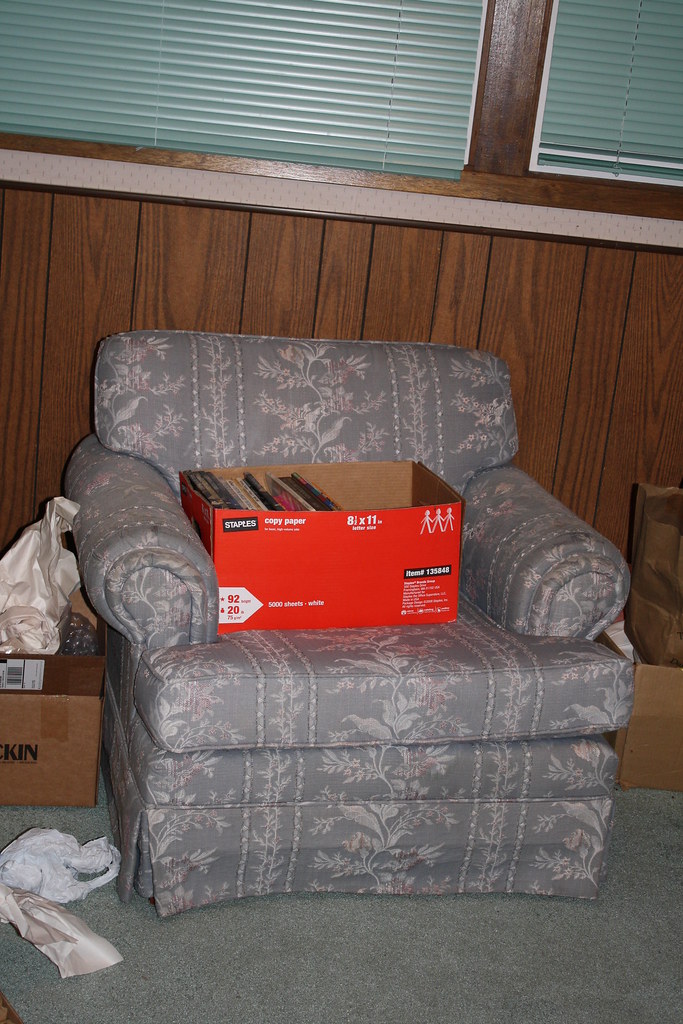 Blue Floral Overstuffed Chair ladyauctioneer51 Flickr
