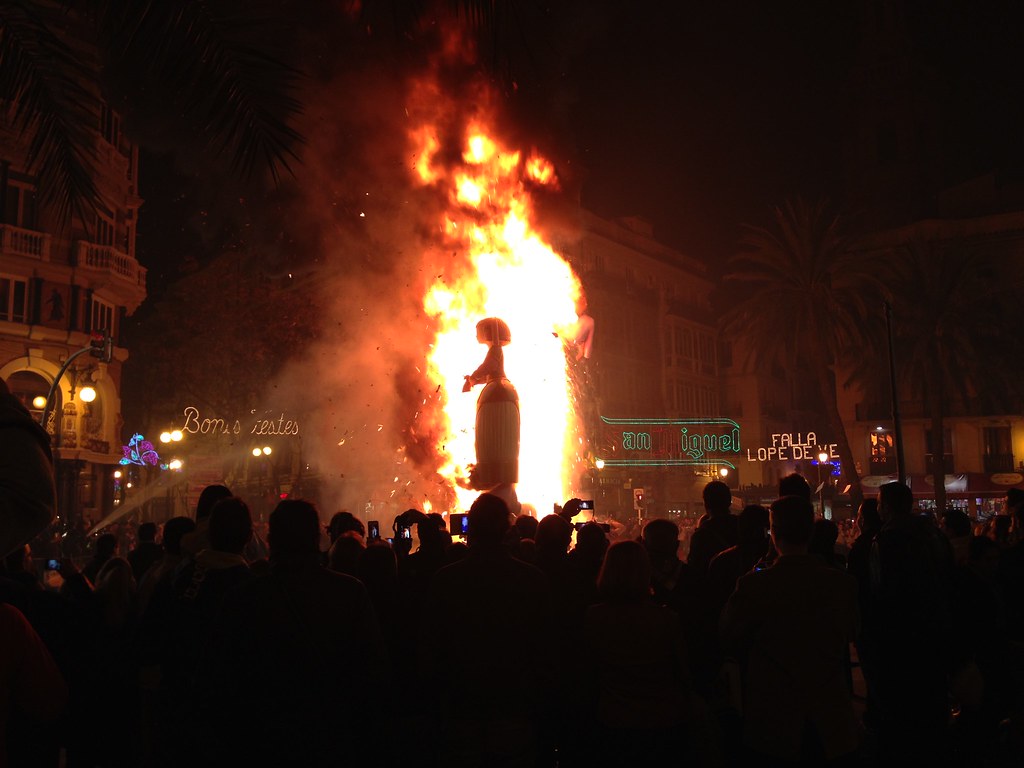 Burning of the winning statute at 100 am on March 20 Flickr