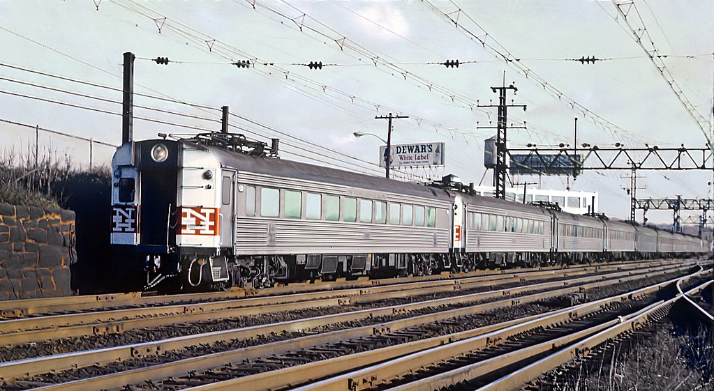 New Haven RR MultipleUnit Commuter Train at New Rochelle,… Flickr