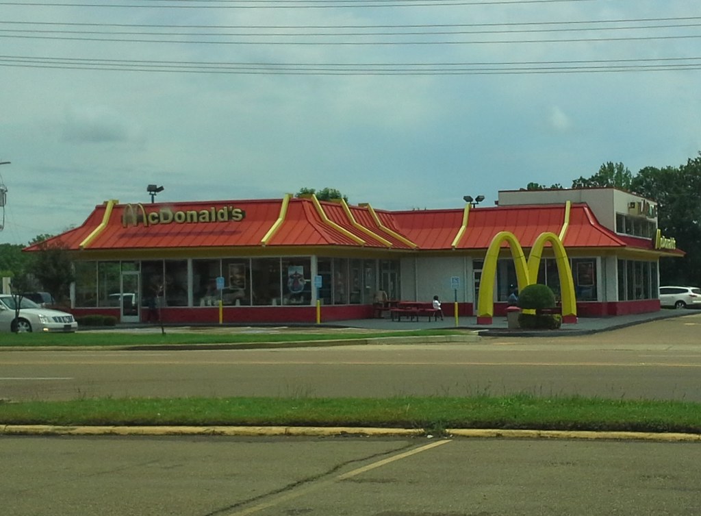 Senatobia Mississippi McDonald's, view from the parking lo… Flickr