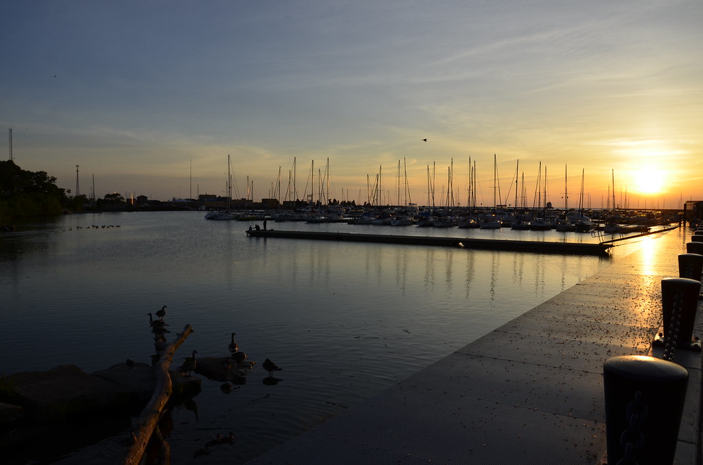 Mile Long Pier Sunset Fishing at Mile Long Pier 301 Lakesi… Flickr
