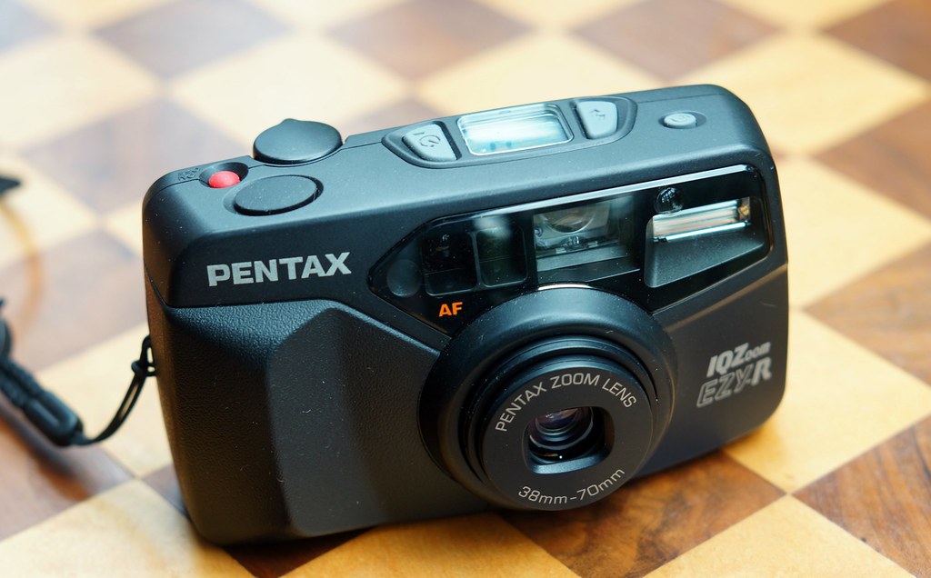 Pentax IQZoom EZY-R | Nicely designed point and shoot film c… | Flickr