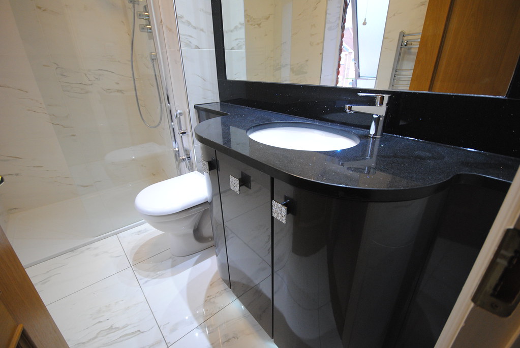 Irishmade Black High Gloss Bathroom Unit Irish made (Galw… Flickr