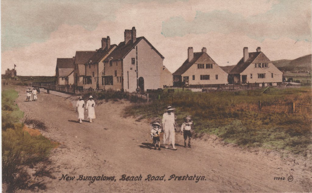 Beach Rd, Prestatyn These postcards were found amongst my … Flickr