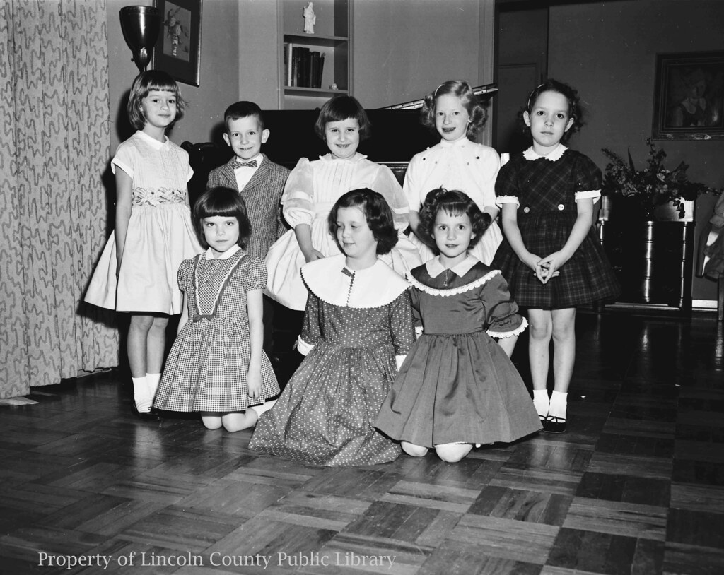 For Ms Vardaman1 Eight children were a group of piano stu… Flickr