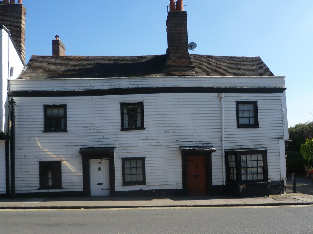 Cottages alongside the King's Head, Chigwell petkenro Flickr